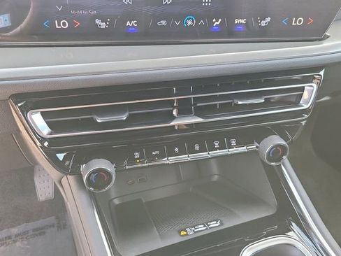 New 2026 Chevrolet Traverse LT w/ Midnight/Sport Edition image 34