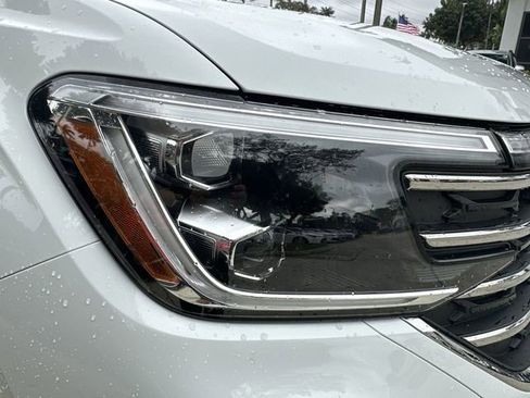 Used 2025 Volkswagen Atlas SE image 33