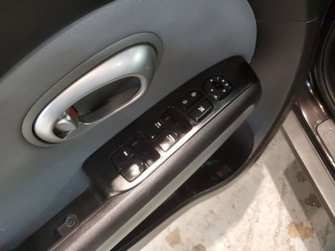 Used 2014 Kia Soul image 16