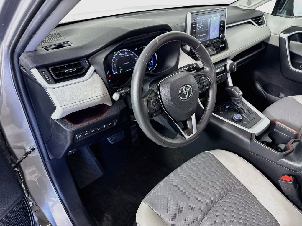 Used 2021 Toyota RAV4 Limited AWD/4WD image 9