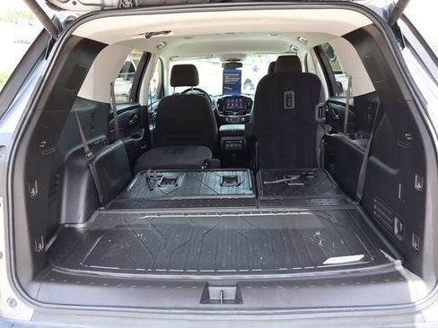 Used 2020 Chevrolet Traverse LT FWD image 16
