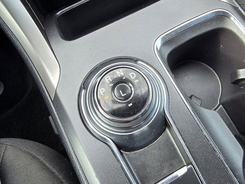 Used 2020 Ford Fusion SE image 10