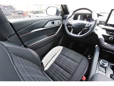 Certified 2025 Ford Explorer ST-Line w/ Premium Package RWD image 11