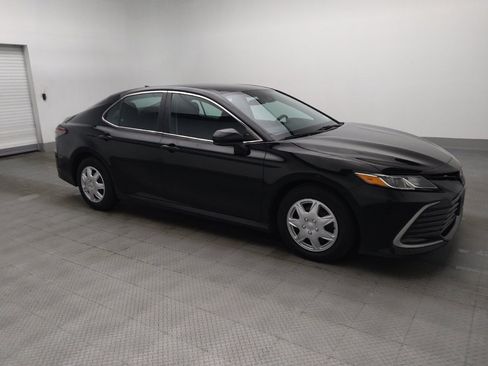 Used 2021 Toyota Camry LE FWD image 11