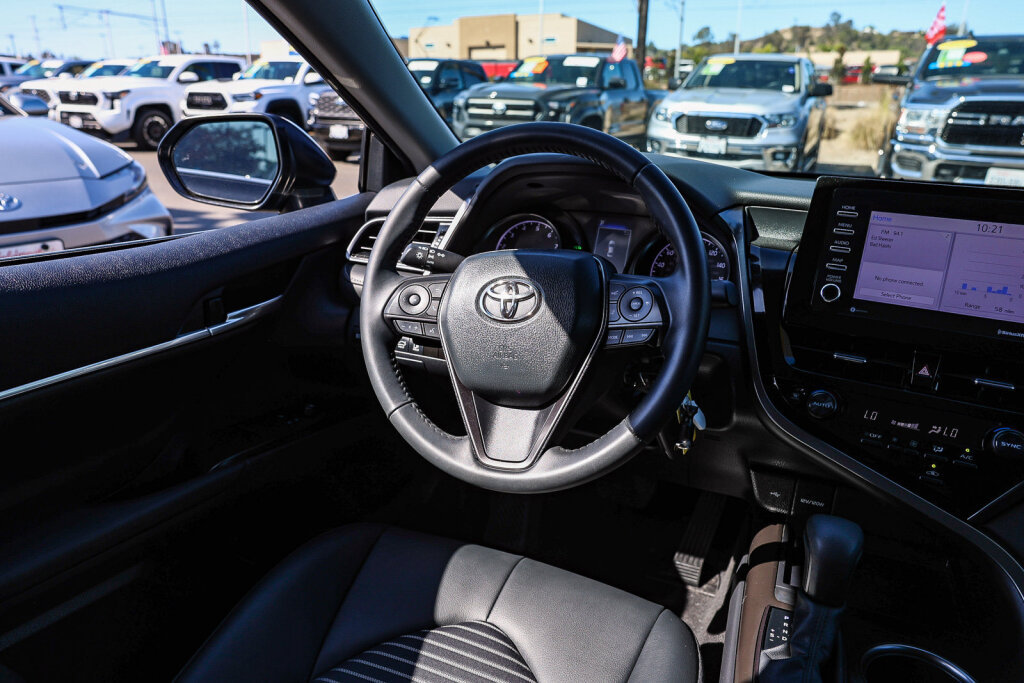 Certified 2024 Toyota Camry SE FWD image 4