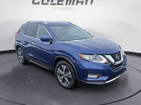 Used 2019 Nissan Rogue SV w/ Premium Package image 7