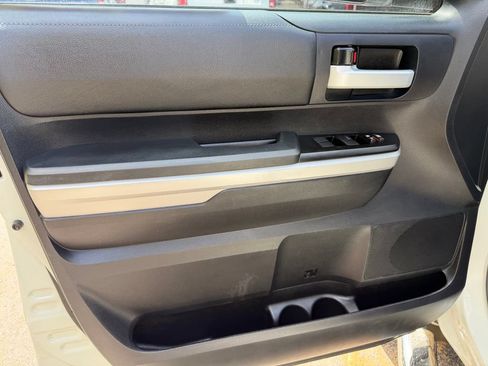 Used 2016 Toyota Tundra SR5 w/ SR5 Upgrade Package RWD image 12