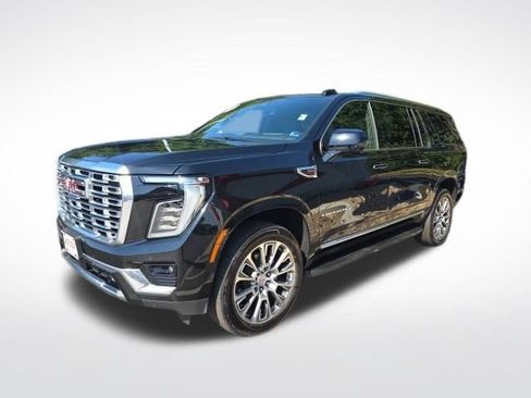 Used 2025 GMC Yukon XL Denali AWD/4WD image 8