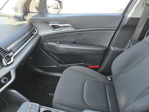 Used 2025 Kia Sportage LX image 15