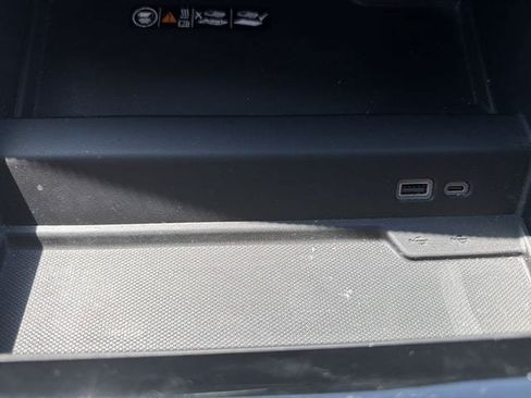 Used 2025 Chevrolet Tahoe LT RWD image 36