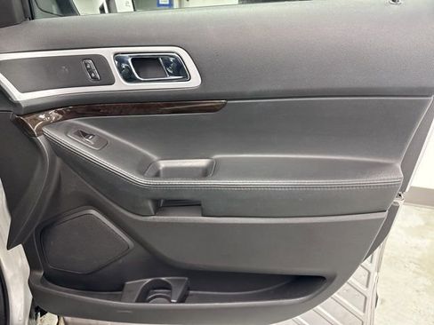 Used 2013 Ford Explorer Limited image 27
