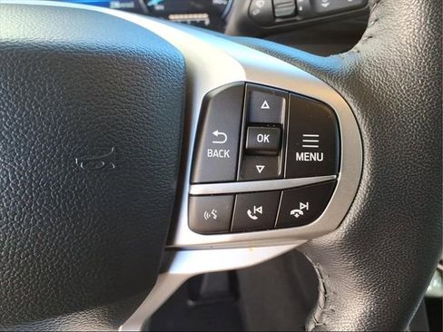 Used 2022 Ford Explorer XLT image 18