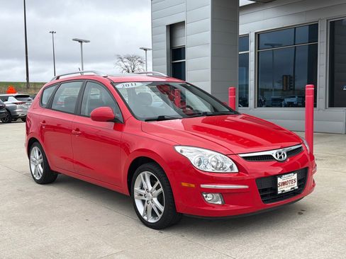Used 2011 Hyundai Elantra SE image 2