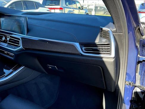 Used 2021 BMW X5 M50i w/ Executive Package image 31