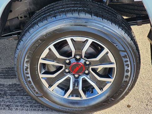 Used 2022 Toyota Tacoma TRD Sport w/ Technology Package image 15