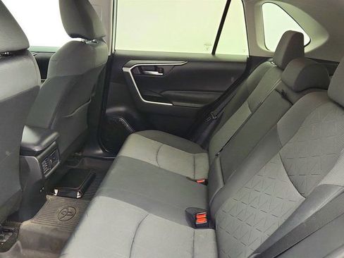 Used 2020 Toyota RAV4 XLE image 19