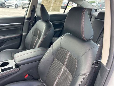 Certified 2025 Nissan Altima 2.5 SR FWD image 22