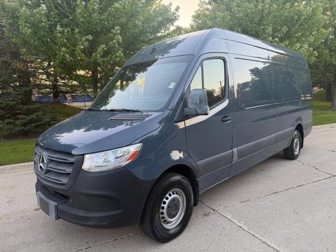 Used 2019 Mercedes-Benz Sprinter 170 image 1