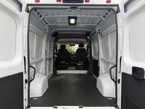 New 2026 RAM ProMaster 2500 w/ Convenience Group FWD image 10