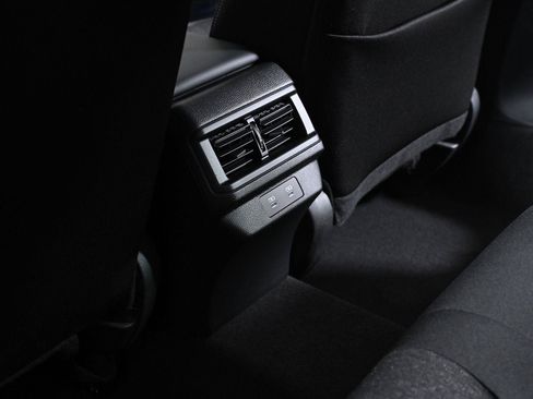 Used 2025 Honda Accord SE image 31