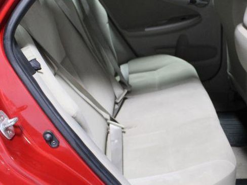 Used 2013 Toyota Corolla LE image 27