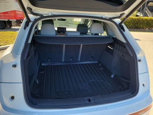 Used 2023 Audi Q5 2.0T Premium w/ Convenience Package image 8