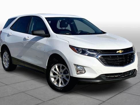 Used 2020 Chevrolet Equinox LS w/ LS Convenience Package image 3