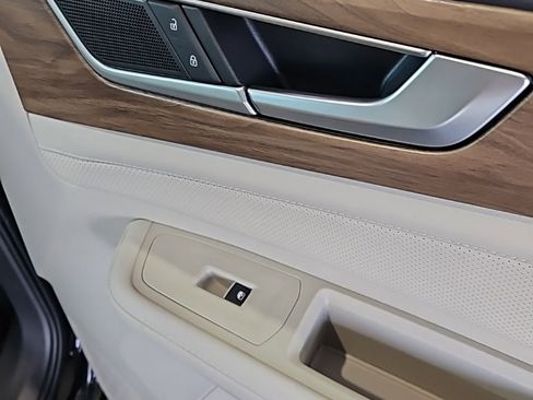 New 2026 Volkswagen Atlas SE image 12