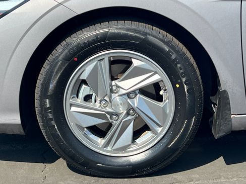Used 2024 Hyundai Elantra SE FWD image 24