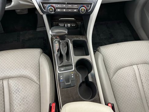 Used 2018 Kia Optima EX w/ Premium Package image 16