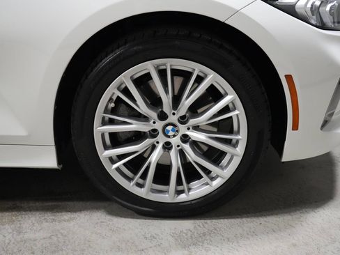 Used 2023 BMW 330i xDrive Sedan w/ Premium Package AWD/4WD image 35