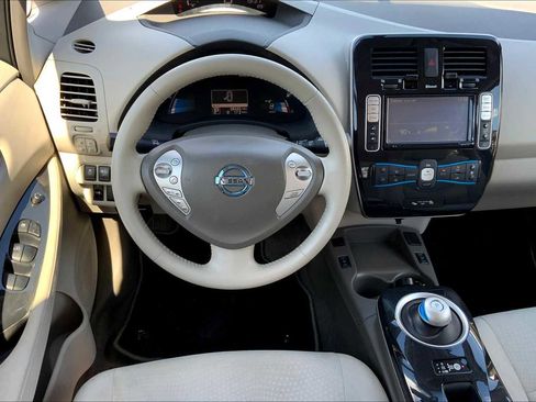 Used 2012 Nissan Leaf SV image 5