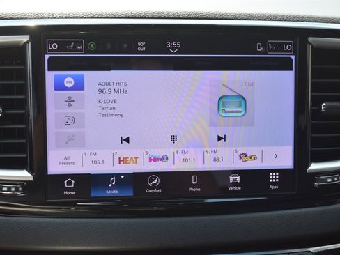 Used 2025 Chrysler Pacifica Select FWD image 25