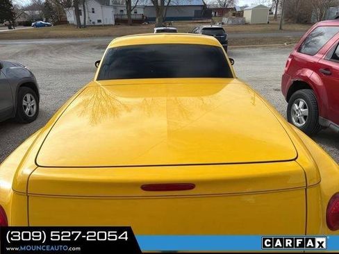 Used 2004 Chevrolet SSR w/ Preferred Equipment Group image 6