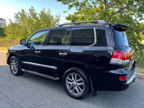 Used 2013 Lexus LX 570 4WD image 4