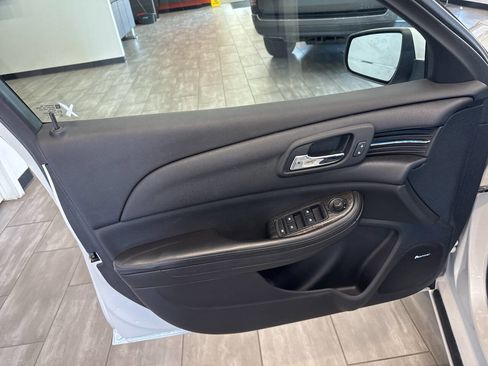 Used 2015 Chevrolet Malibu LT w/ Leather Package FWD image 19
