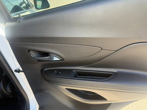 Used 2017 Buick Encore Essence image 12