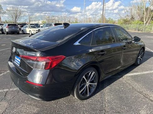 Used 2023 Honda Civic Touring image 4