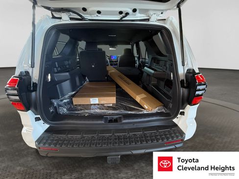 New 2026 Toyota 4Runner SR5 AWD/4WD image 23