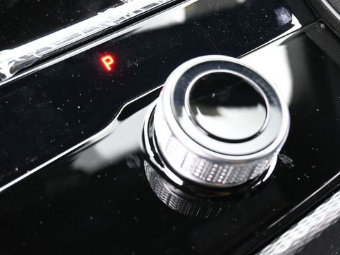 Used 2025 Jeep Grand Cherokee L Laredo image 21