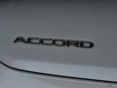 Used 2025 Honda Accord SE image 32