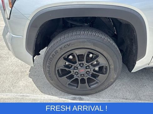 Used 2022 Toyota Tundra SR5 w/ SR5 Convenience Package image 18