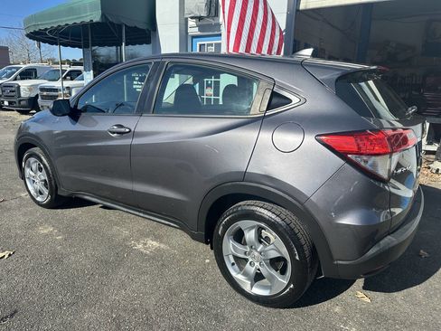 Used 2019 Honda HR-V LX image 8