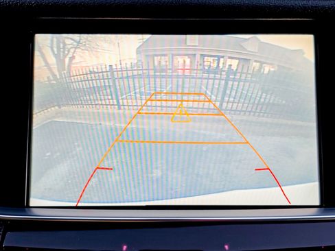 Used 2017 Cadillac XT5 FWD w/ LPO, Wheel Lock Package image 16