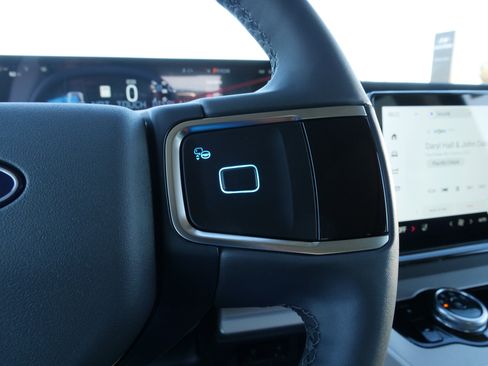 New 2025 Ford Expedition Active image 24