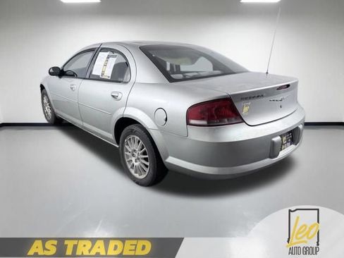 Used 2005 Chrysler Sebring Sedan FWD image 6