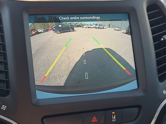 Used 2022 Jeep Cherokee Latitude Lux w/ Sun & Sound Group AWD/4WD image 22
