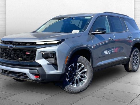 New 2026 Chevrolet Traverse Z71 w/ Enhanced Driving Package image 2