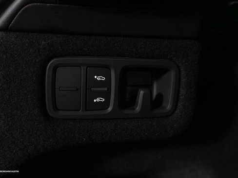 Used 2021 Lamborghini Urus image 13