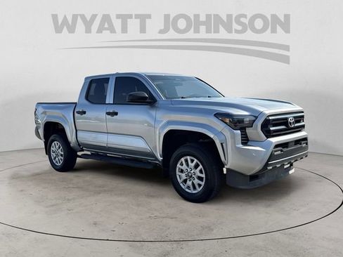 Used 2024 Toyota Tacoma SR AWD/4WD image 7